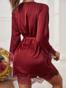 Camisola de cetim com renda floral (acompanha robe)