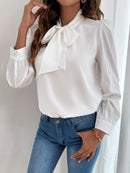 Camisa feminina com laço