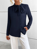 Camisa feminina Gola de Gravata