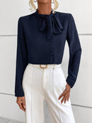 Camisa feminina Gola de Gravata