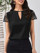 Blusa com manga de renda