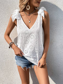 Blusa em lese com laço na alça