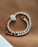 Pulseira com pedraria luxo
