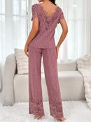 Pijama canelado com renda