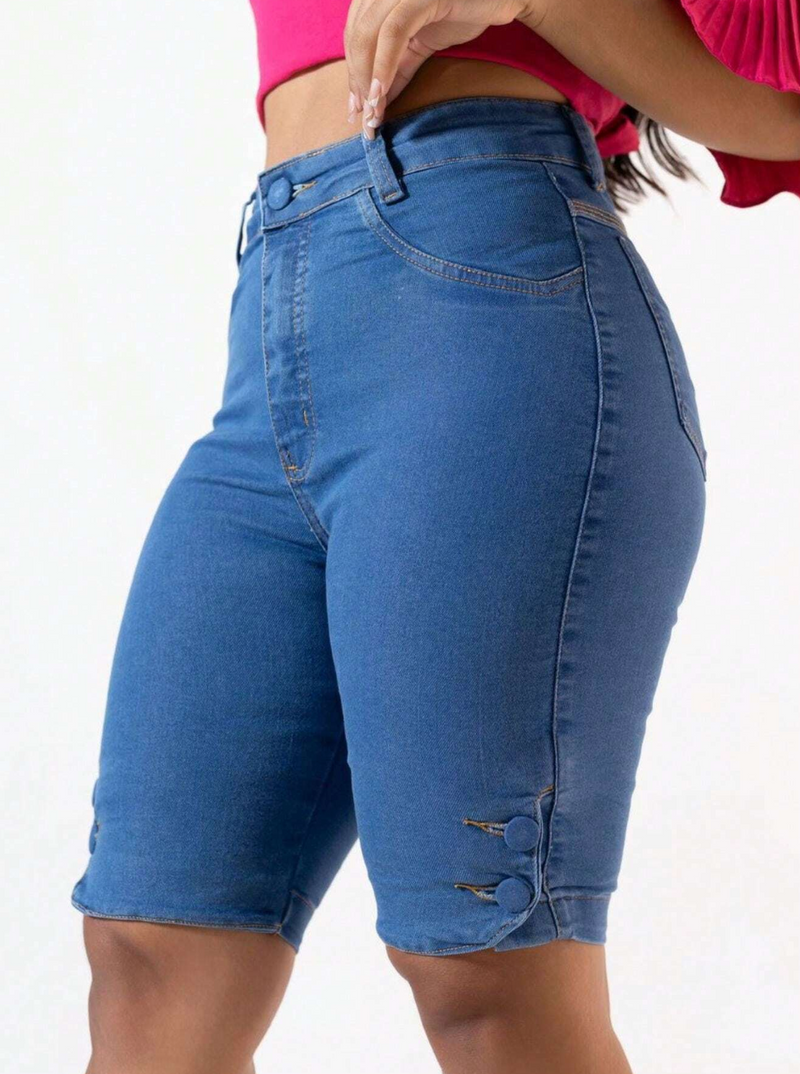 Bermuda jeans detalhe botão lateral