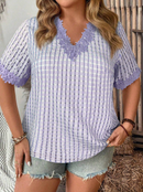 Blusa com inserção de renda