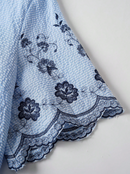 Blusa com detalhes em bordado