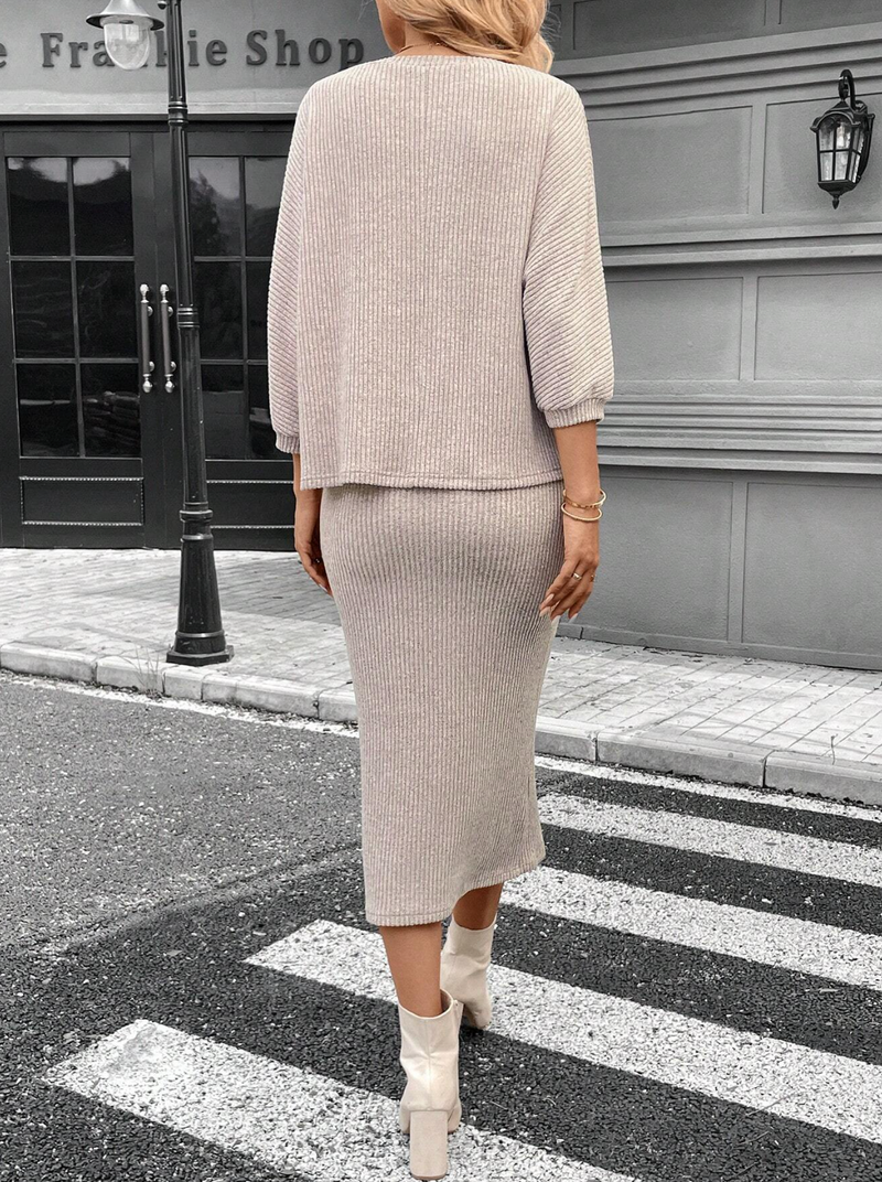 Conjunto com saia midi