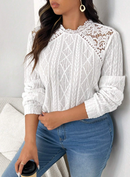 Camisa com inserção de renda