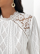 Camisa com inserção de renda