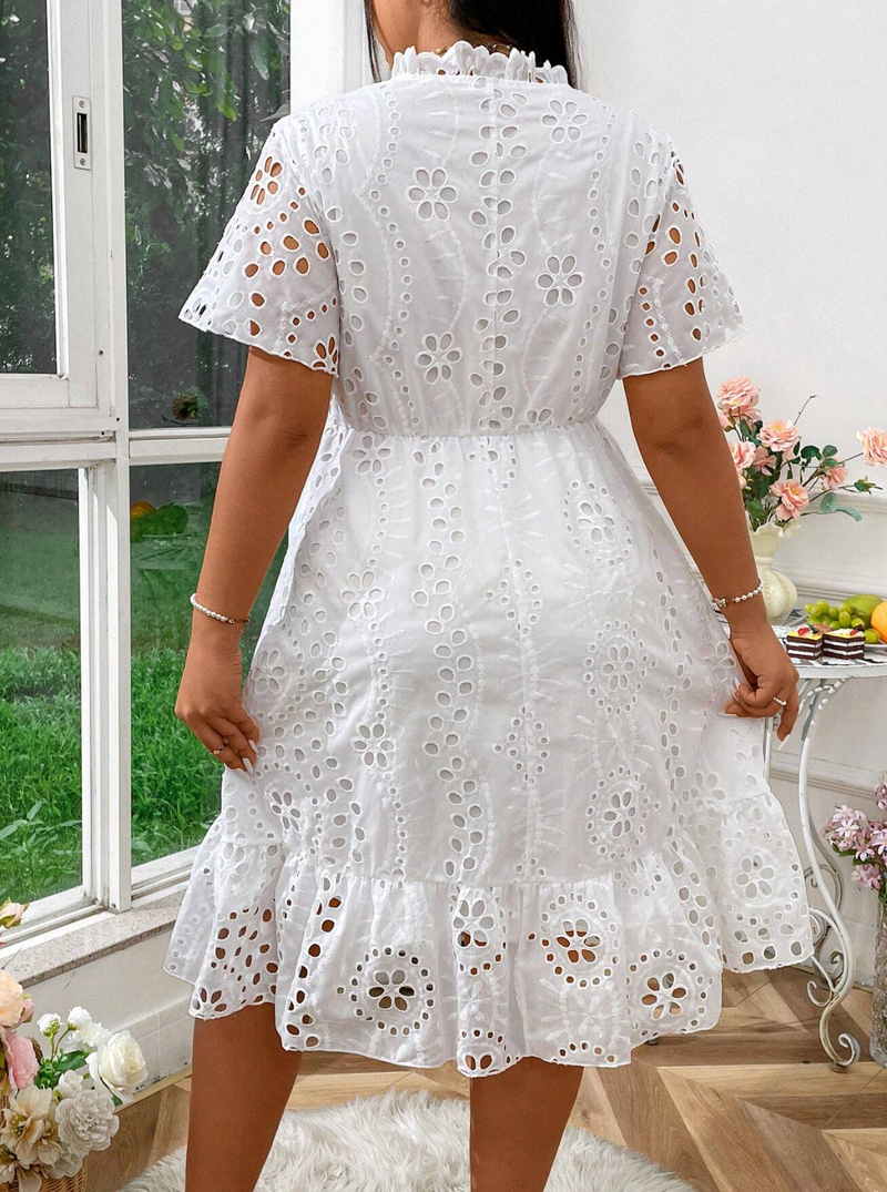 Vestido com detalhes em lese