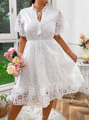 Vestido com detalhes em lese