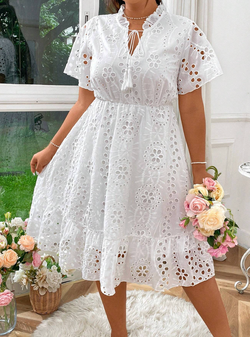 Vestido com detalhes em lese