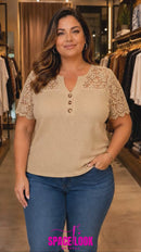 Blusa detalhe renda